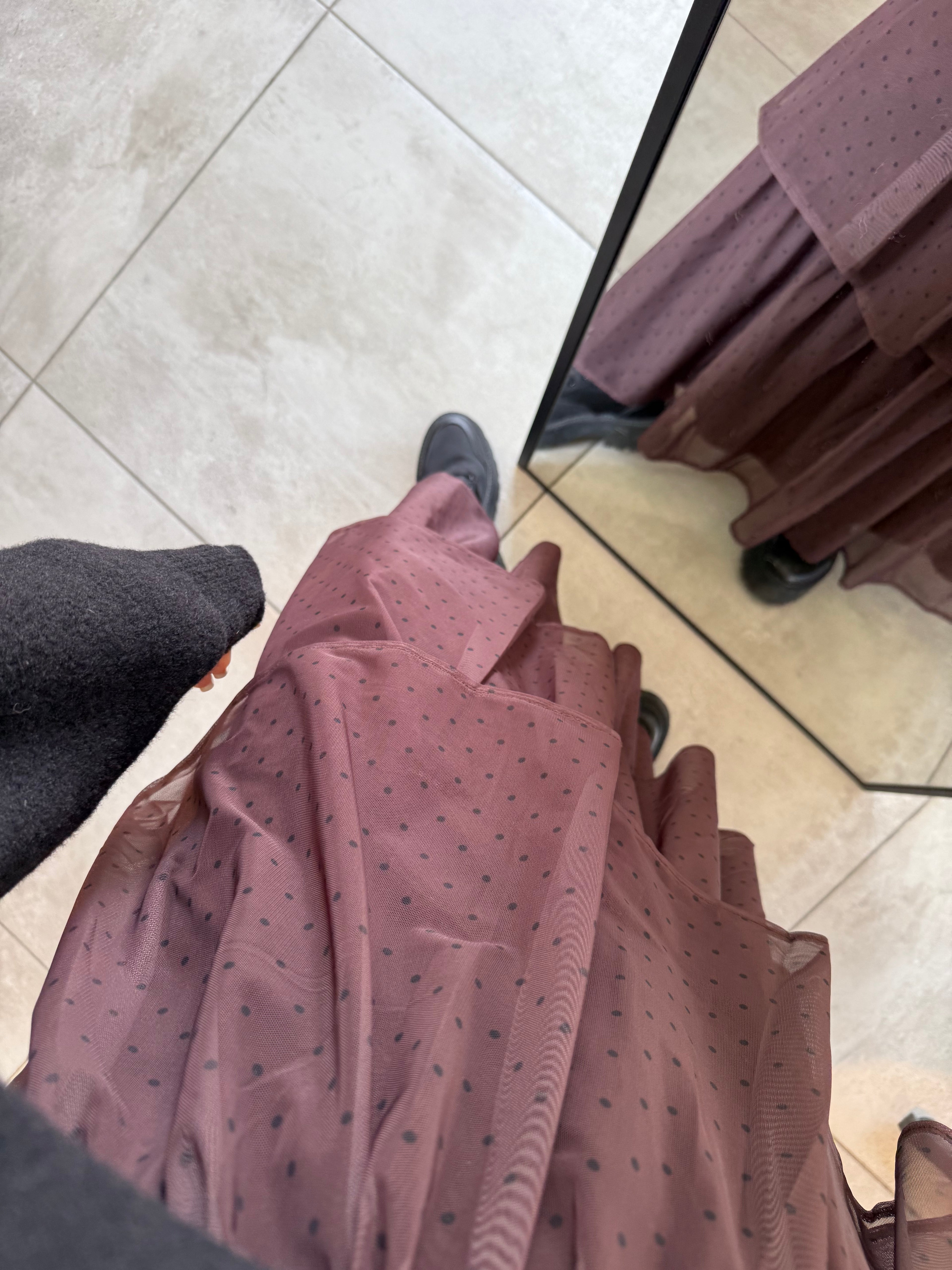 Kahverengi katlı etek