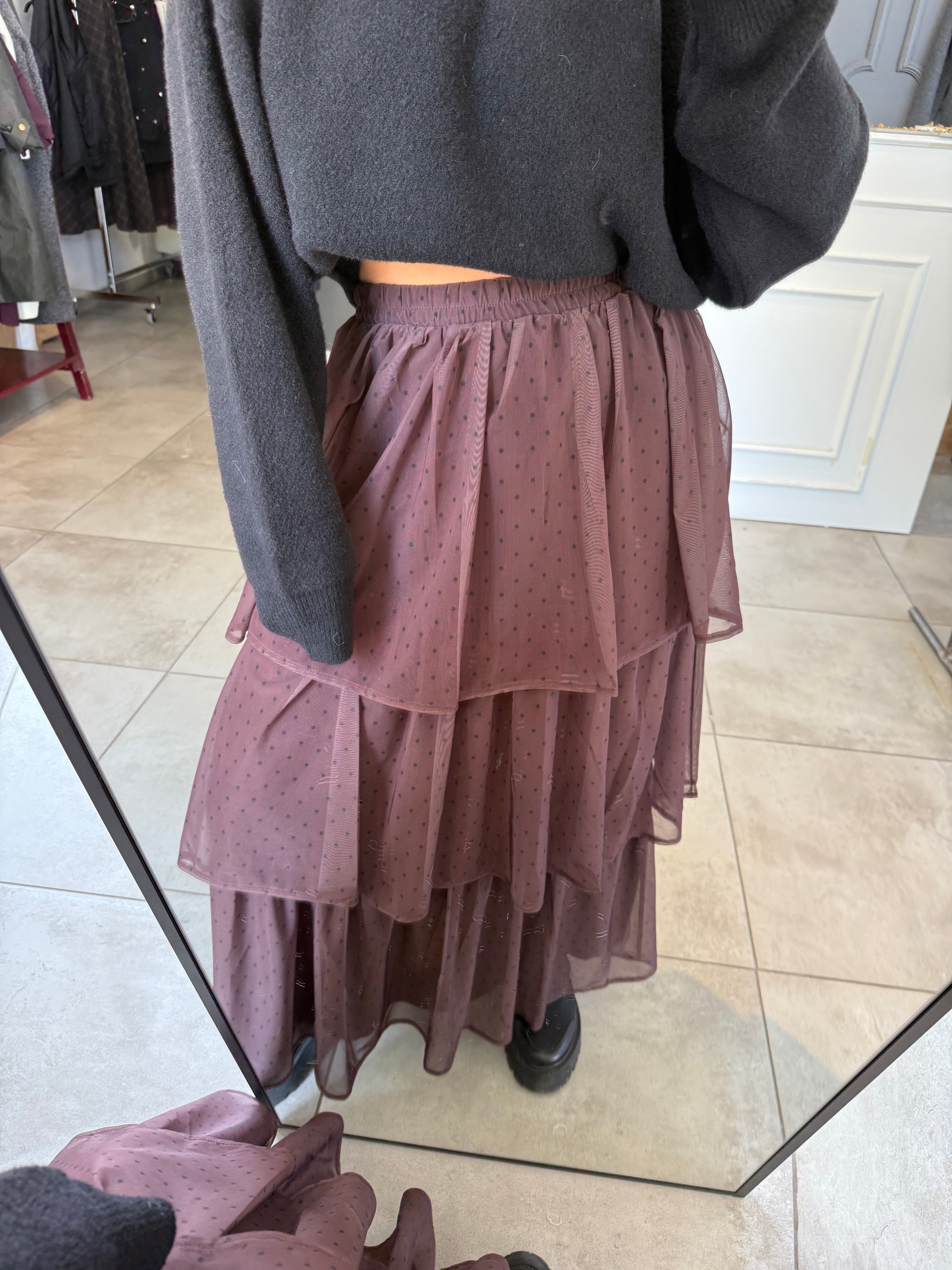 Kahverengi katlı etek